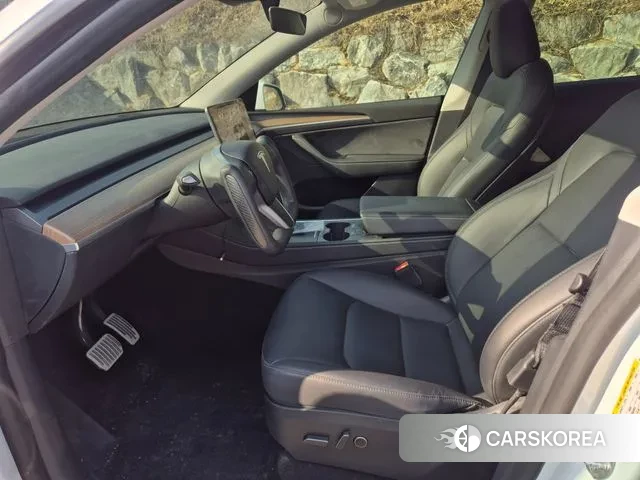 Tesla Model Y id 3605837 из Кореи 18