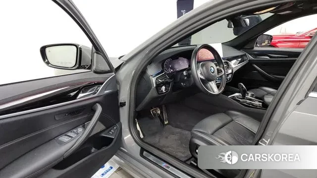 BMW 5 Series (G30) id 3525471 из Кореи 20