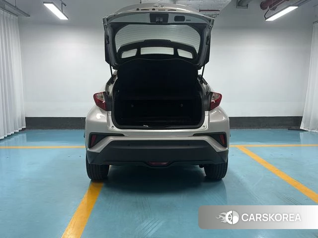 Toyota C-HR id 4221410 из Китая 20
