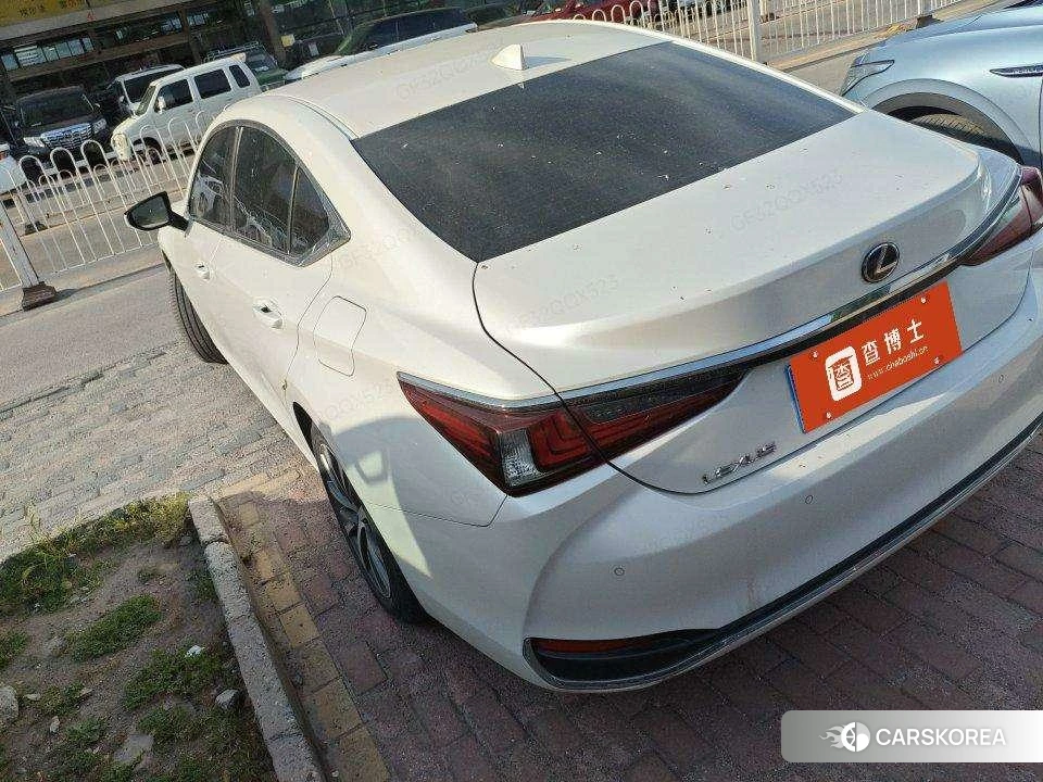 Lexus ES id 4514728 из Китая 13