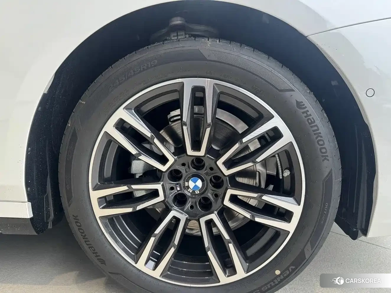 BMW 5 series id 4686155 из Китая 10