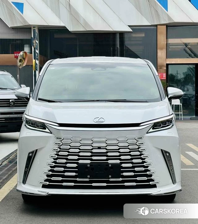 Lexus LM id 4261309 из Китая 18
