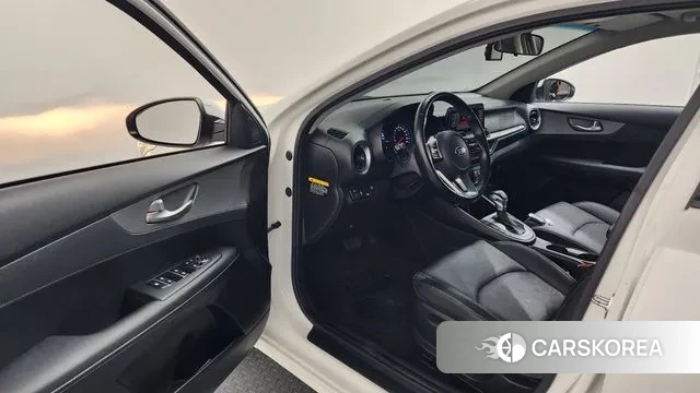 Kia Come New K3 id 3703348 из Кореи 20