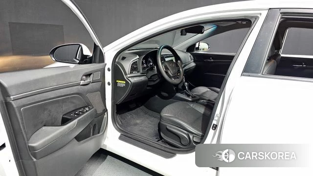 Hyundai Avante AD id 3801639 из Кореи 20