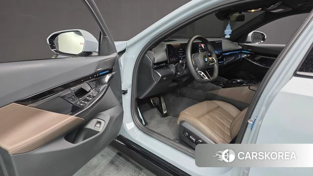 BMW 5 Series (G60) id 3909471 из Кореи 20