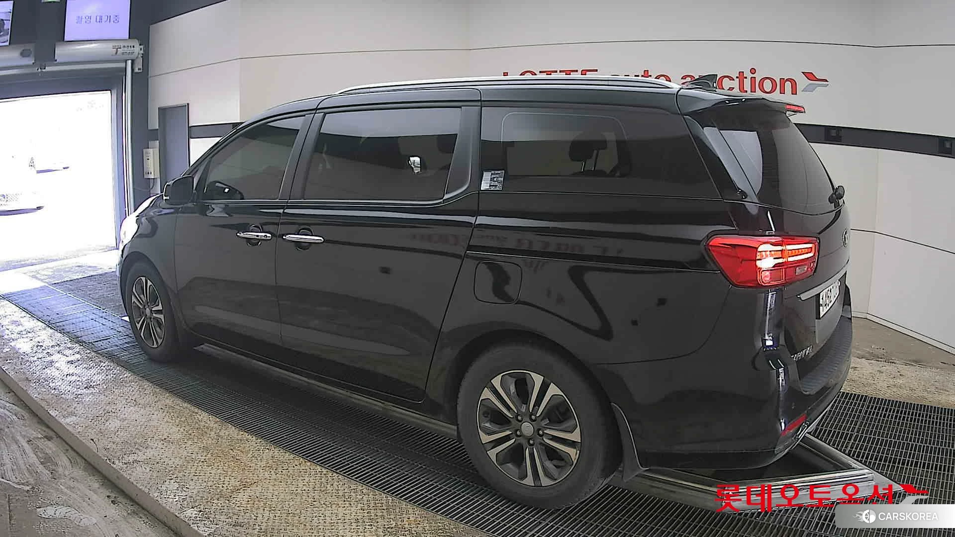 Kia Carnival id 3882134 из Кореи 36