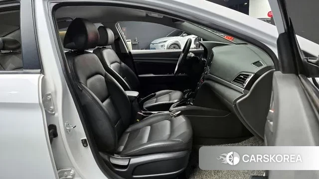 Hyundai Avante AD id 3641835 из Кореи 20