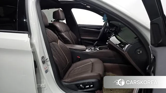 BMW 5 Series (G30) id 3672504 из Кореи 20