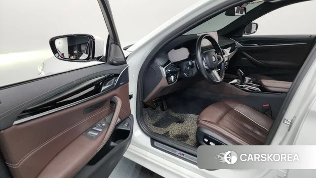 BMW 5 Series (G30) id 3832957 из Кореи 20