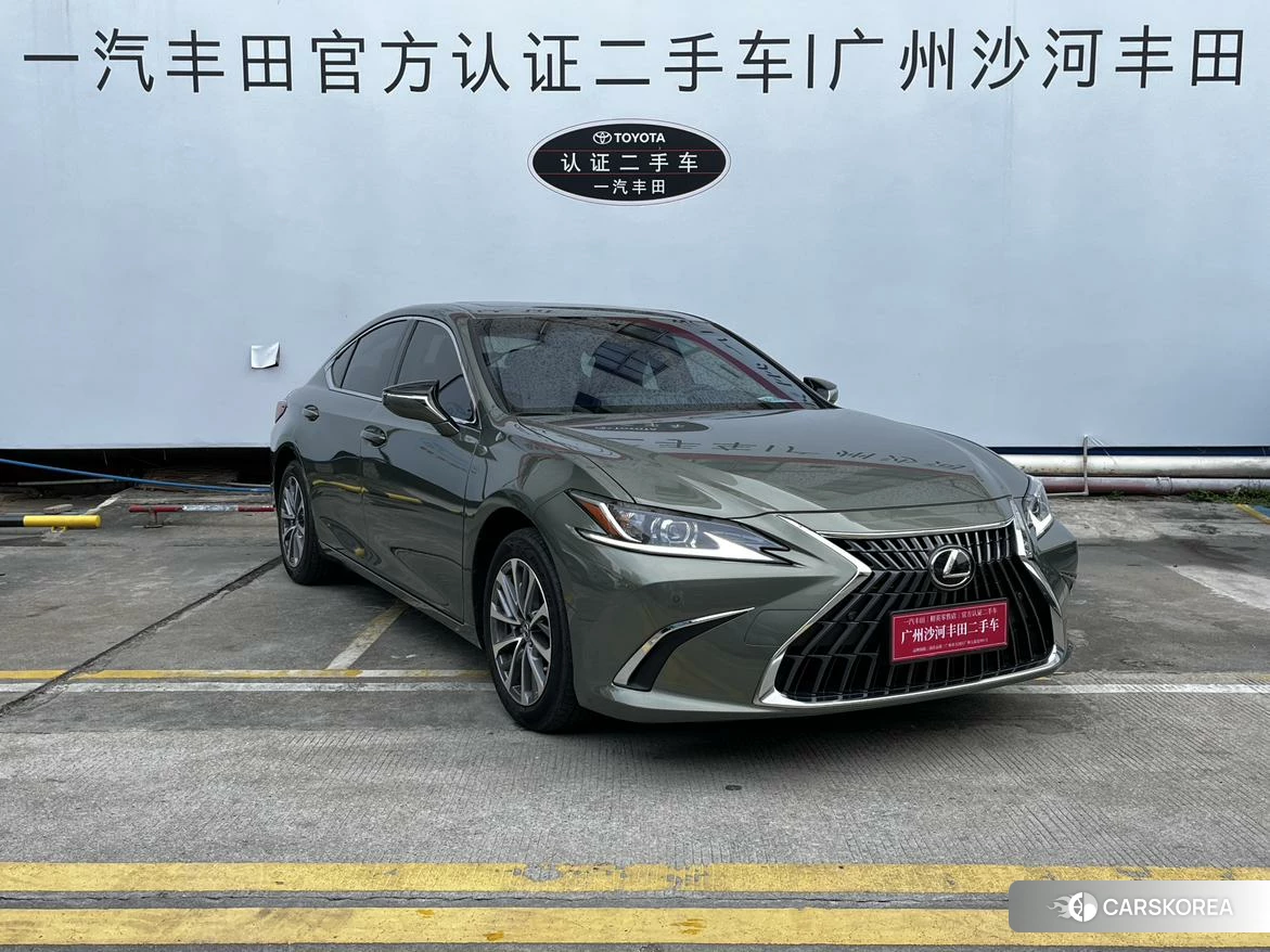 Lexus ES id 4486407 из Китая 28
