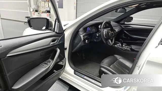 BMW 5 Series (G30) id 3641515 из Кореи 20