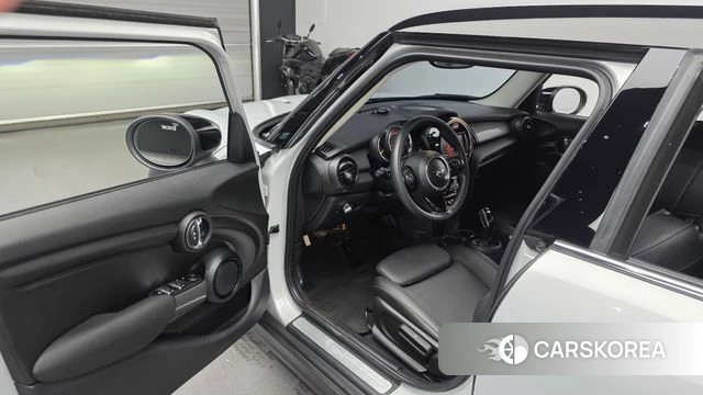 Mini Cooper id 4384293 из Кореи 30