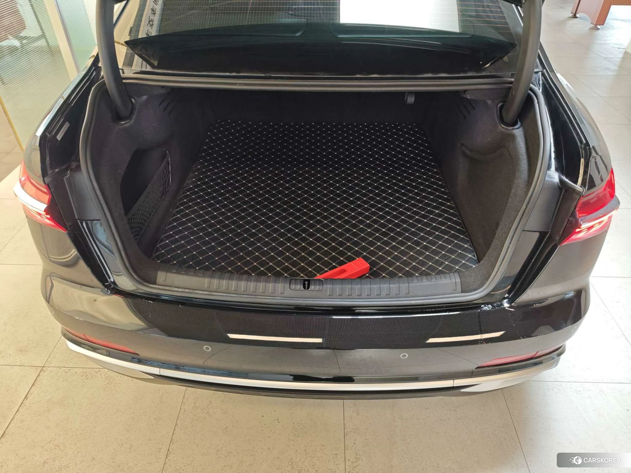 Audi A6L id 4512707 из Китая 10