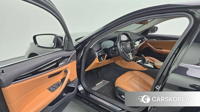 BMW 5 Series (G30) id 4203523 из Кореи 33