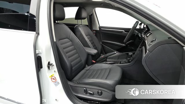 Volkswagen The New Passat id 3845464 из Кореи 20