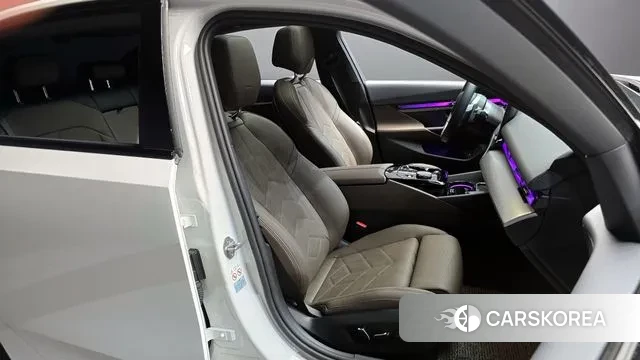 BMW 5 Series (G60) id 2900027 из Кореи 20