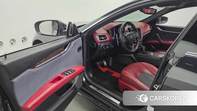 Maserati Ghibli id 4430111 из Кореи 30