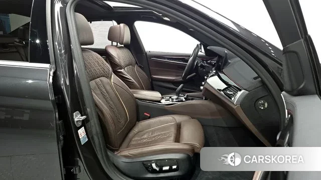 BMW 5 Series (G30) id 3612403 из Кореи 20