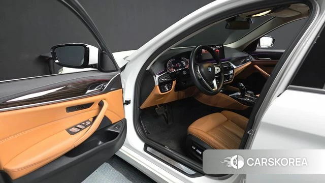 BMW 5 Series (G30) id 3859139 из Кореи 20