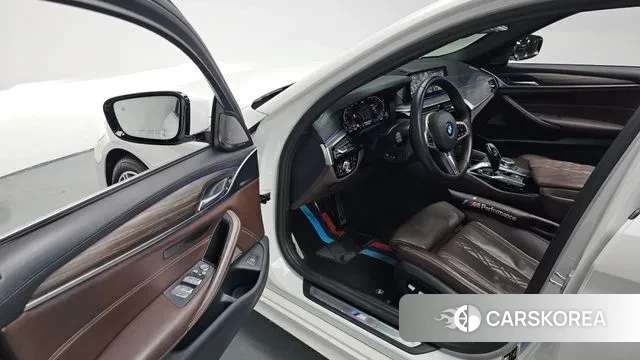 BMW 5 Series (G30) id 3033411 из Кореи 20