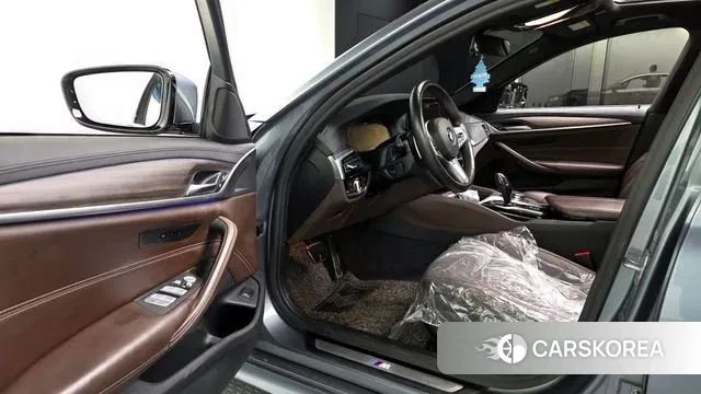 BMW 5 Series (G30) id 3024075 из Кореи 20