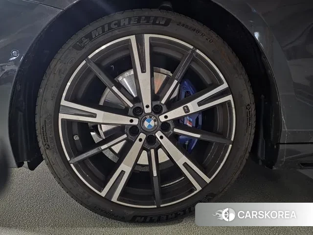 BMW 5 Series (G60) id 3596153 из Кореи 19