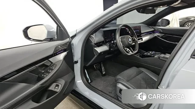 BMW 5 Series (G60) id 3619872 из Кореи 20