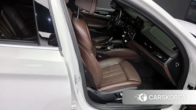 BMW 5 Series (G30) id 3055538 из Кореи 20