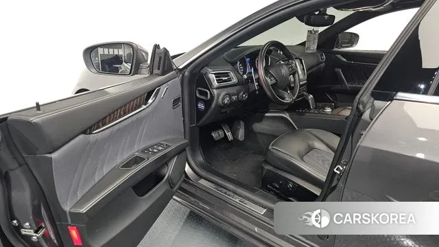 Maserati Ghibli id 3367728 из Кореи 20