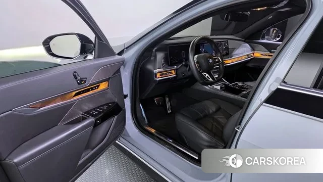 BMW 7 Series (G70) id 3393897 из Кореи 20