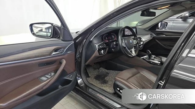 BMW 5 Series (G30) id 4937256 из Кореи 32