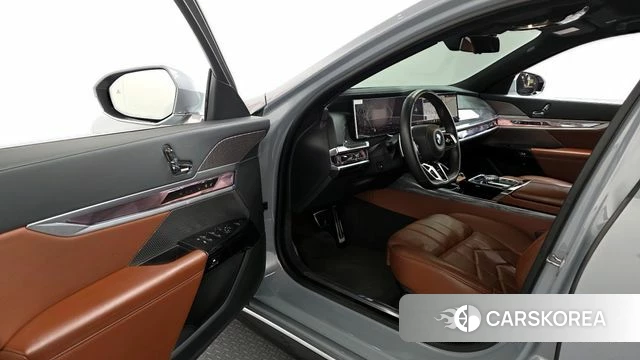BMW 7 Series (G70) id 3793444 из Кореи 20