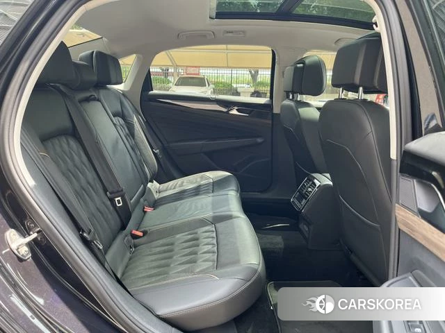 Volkswagen Passat id 4238967 из Китая 17