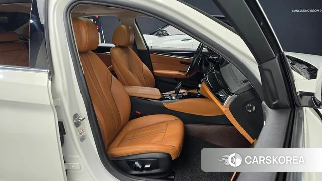 BMW 5 Series (G30) id 3861745 из Кореи 21