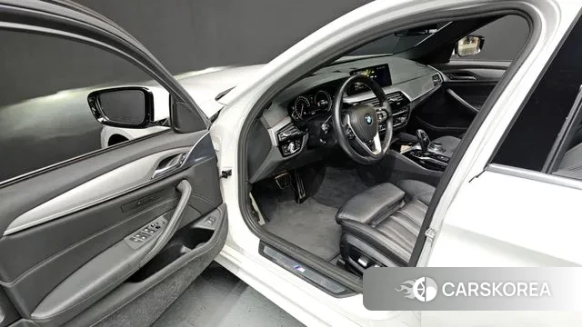 BMW 5 Series (G30) id 3391769 из Кореи 20