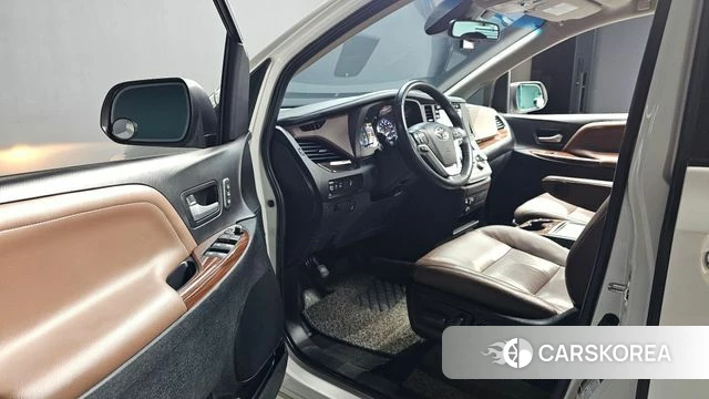 Toyota Sienna id 4543738 из Кореи 31