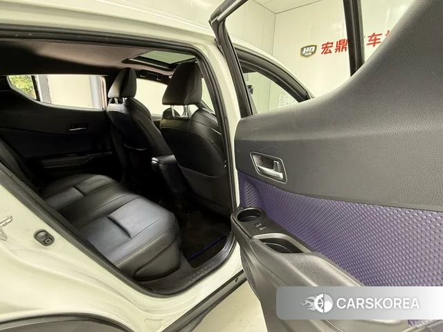 Toyota C-HR id 4216301 из Китая 19