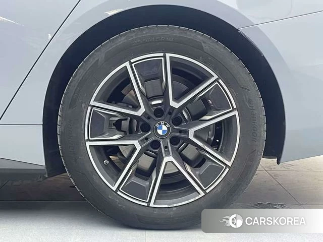 BMW i4 id 3908384 из Китая 18