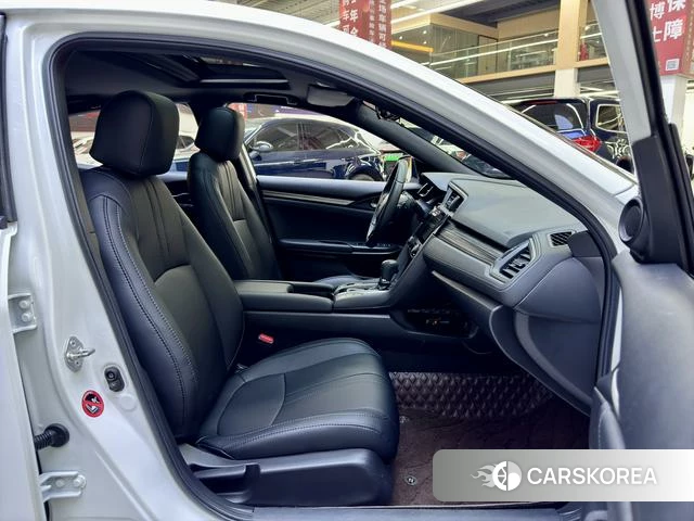 Honda Civic id 4220978 из Китая 13
