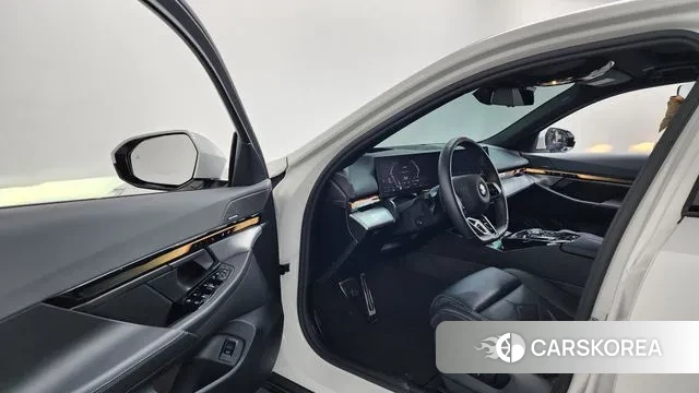 BMW 5 Series (G60) id 3769499 из Кореи 20