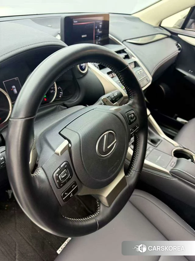 Lexus NX id 4298286 из Китая 18