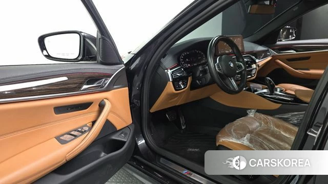 BMW 5 Series (G30) id 4573595 из Кореи 33