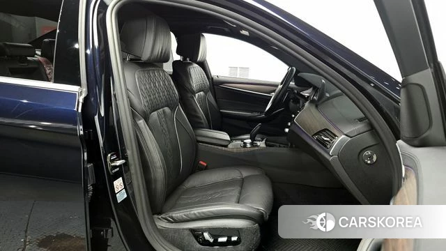 BMW 5 Series (G30) id 3873951 из Кореи 20