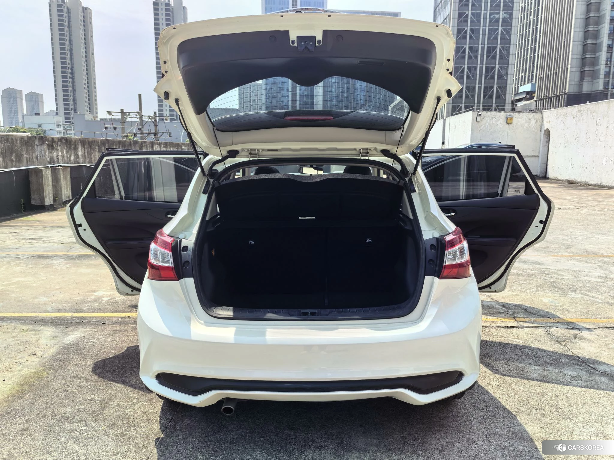 Nissan TIIDA id 4440604 из Китая 17
