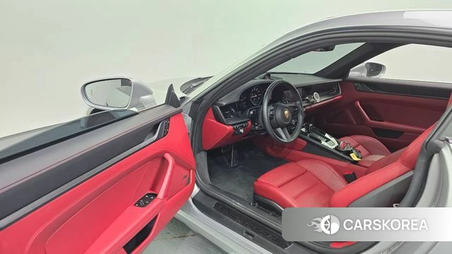 Porsche 911(992) id 4700828 из Кореи 32