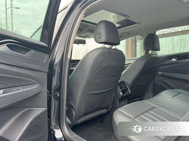 Volkswagen Passat id 4307350 из Китая 15