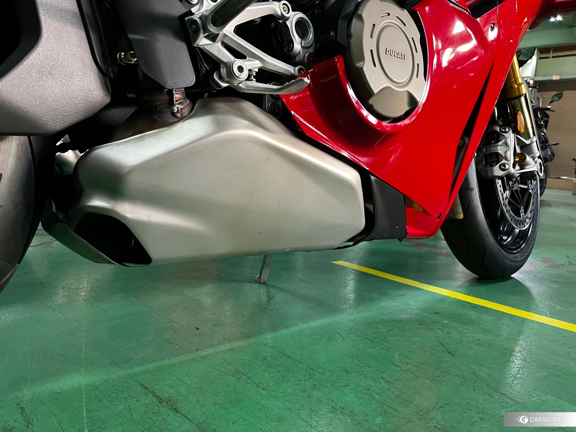 Проданный Ducati PANIGALE V4 S id 4008317 из Японии, фото 11