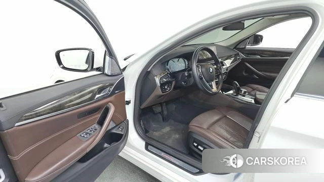 BMW 5 Series (G30) id 3917199 из Кореи 20