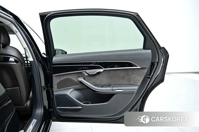 Audi A8 PHEV id 4341660 из Китая 38