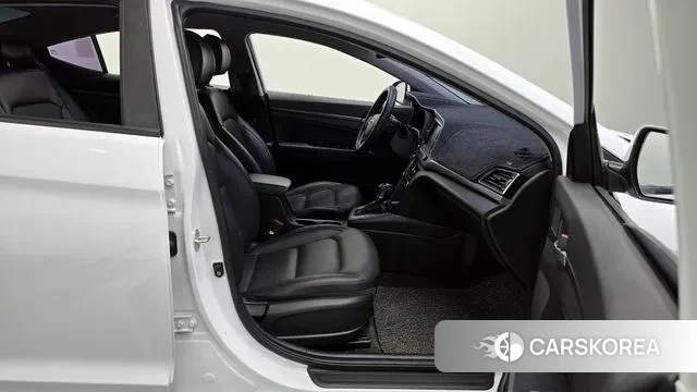 Hyundai Avante AD id 3465110 из Кореи 20